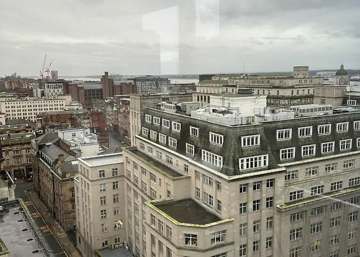 Stunning City View Apartment By Central Stay